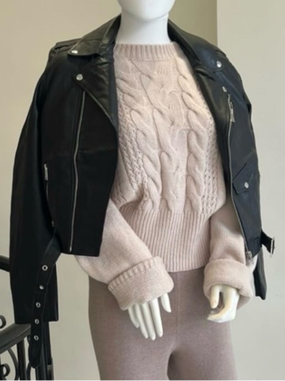 London - Chunky Cable Knit Women Sweater - Cream - M